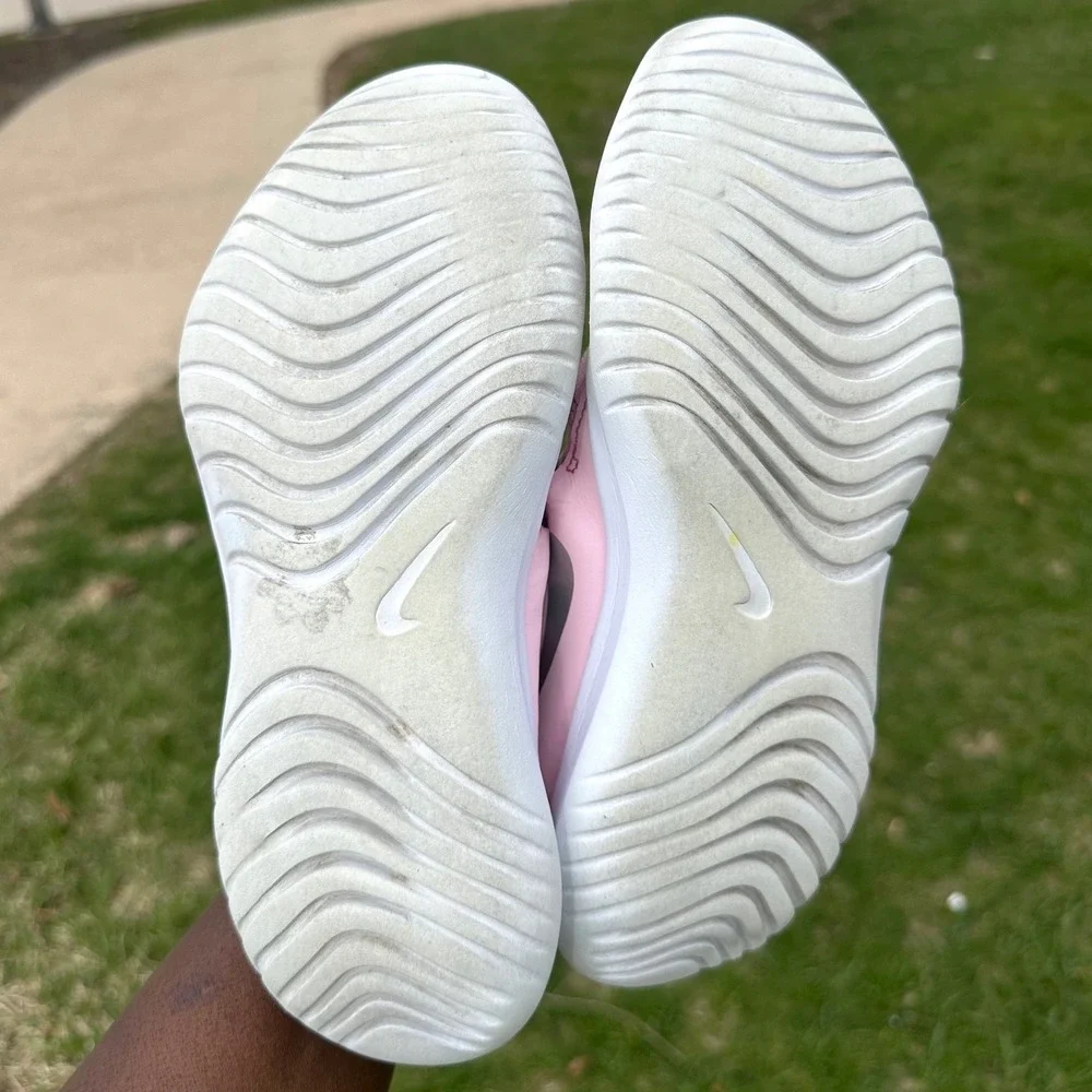 Nike Kids' Flex Runner 2 Sneaker Big Girl Size 4Y Pink Shoes